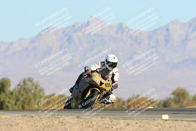 media/Jan-12-2025-CVMA (Sun) [[be1d2b16e3]]/Race 3-Amateur Supersport Middleweight/